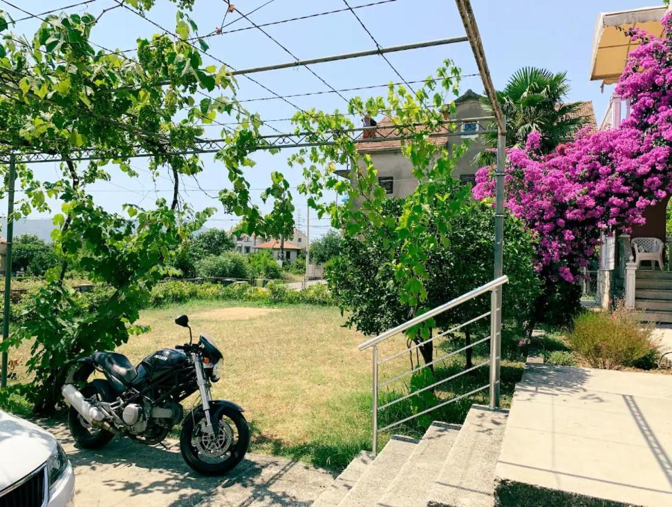 Peaceful, Cosy Tivat Guesthouse Extérieur photo